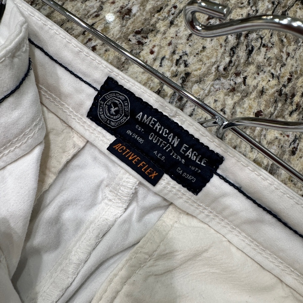 American Eagle Outfitters Men's White Shorts - Picture 3 of 5